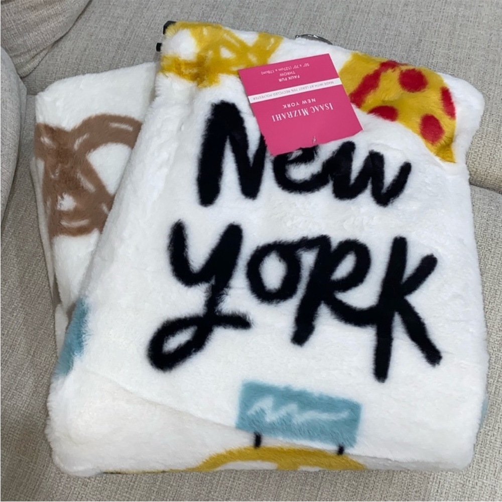 Isaac Mizrahi New York Faux Fur NEW YORK Manhattan Throw Blanket 50” x 70”